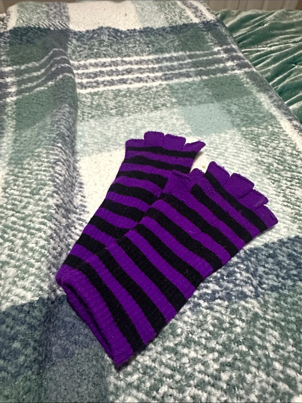 Fingerless gloves